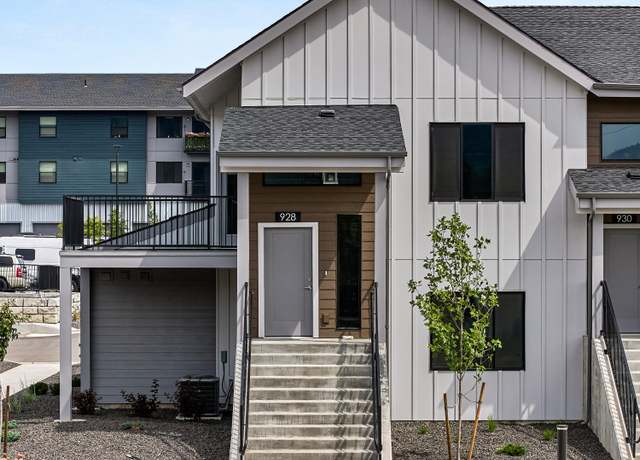 Property at 928 E Railroad Ave, Post Falls, ID 83854, 3 beds, 2.5 baths