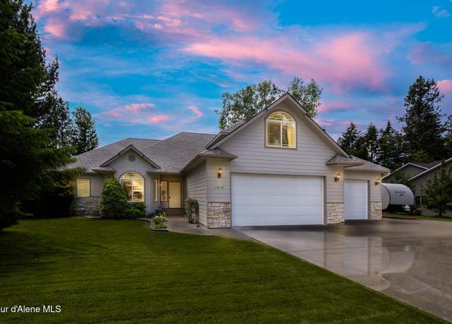 Property at 1414 E Westdale Dr, Hayden, ID 83835, 4 beds, 3.5 baths