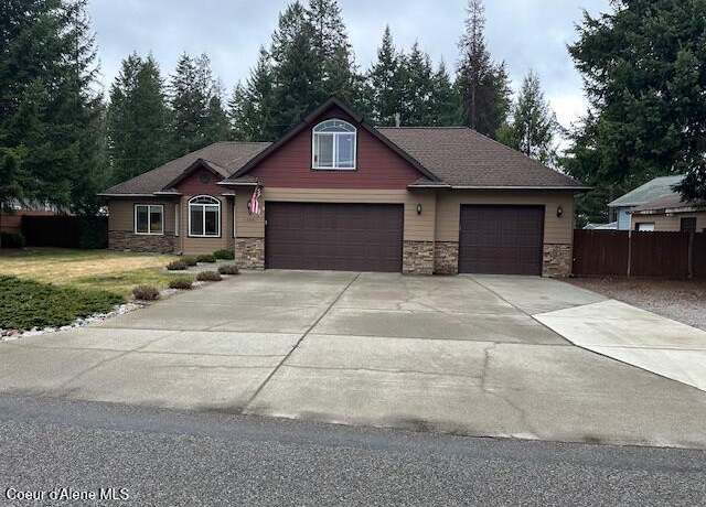 Property at 13001 N Ferndale Dr, Hayden, ID 83835, 3 beds, 2 baths
