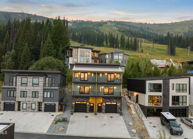 Property at 102 Chutes Ln, Sandpoint, ID 83864, 3 beds, 2.5 baths