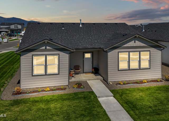 Property at 5138 E Antares Ln, Post Falls, ID 83854, 3 beds, 2 baths