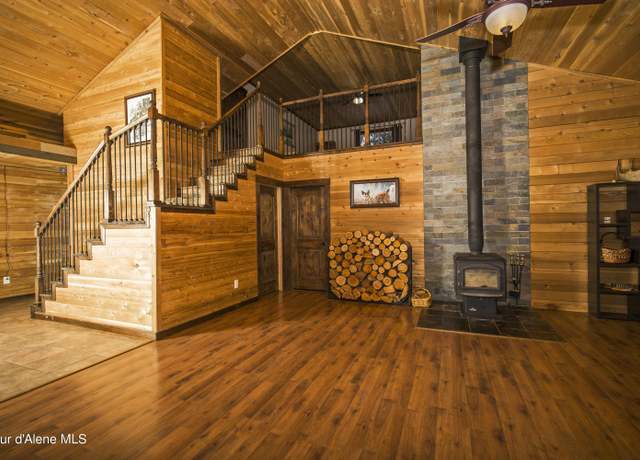 Property at 950 Old Range Rd, Clark Fork, ID 83811, 4 beds, 2 baths