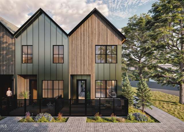 Property at 215 Lake St, Sandpoint, ID 83864, 2 beds, 2.5 baths