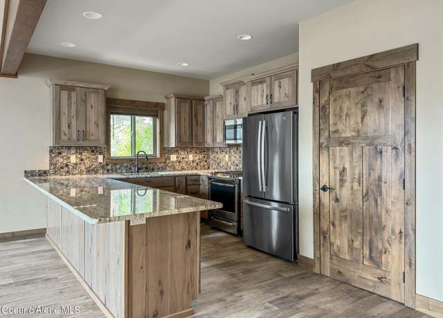 Property at 74 Palouse (b7), Nordman, ID 83848, 3 beds, 3 baths