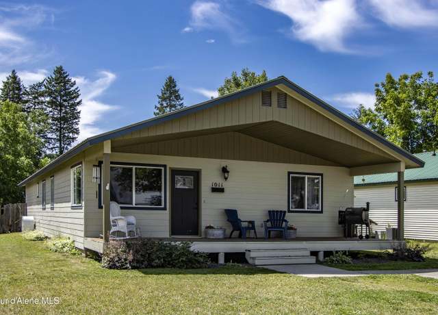 Property at 1011 Cedar St, Sandpoint, ID 83864, 4 beds, 2 baths