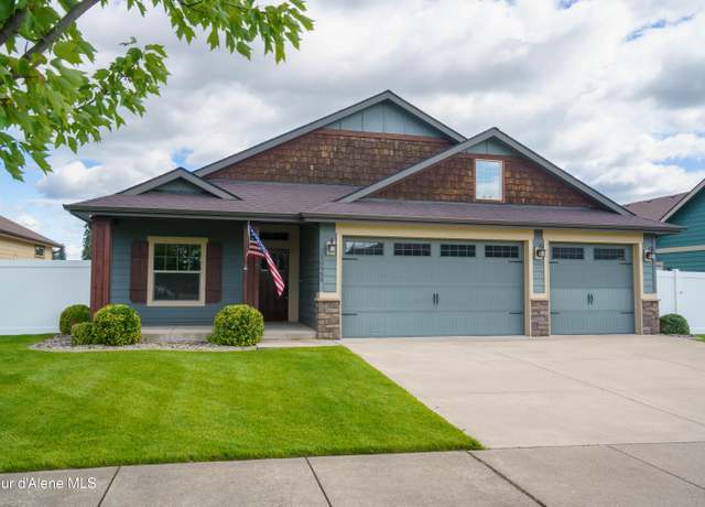 Property at 10955 N Seaside St, Hayden, ID 83835, 3 beds, 2.5 baths
