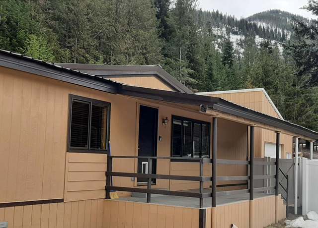 Property at 561 8th St, Mullan, ID 83846, 3 beds, 2 baths