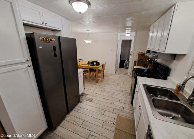 Property at 8475 W Meadow Brook Cir, Rathdrum, ID 83858, 2 beds, 2 baths