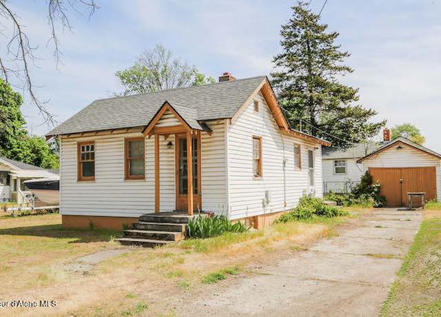 Property at 2224 N Park Rd, Spokane Valley, WA 99212, 3 beds, 2 baths