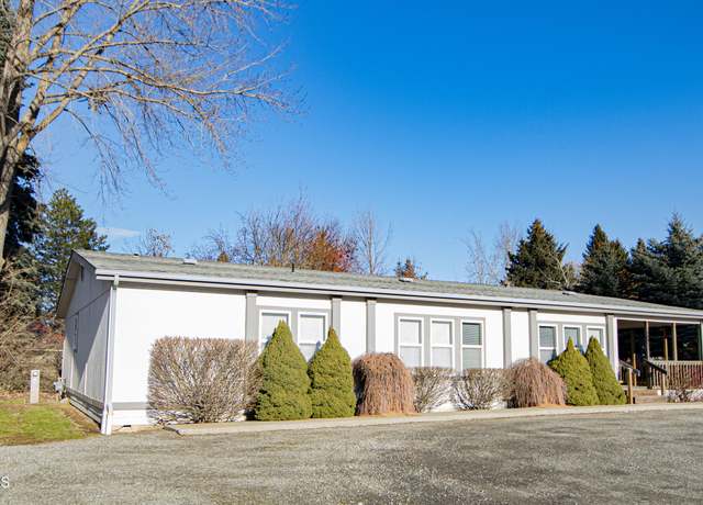 Property at 6885 Bauman St, Bonners Ferry, ID 83805, 4 beds, 1.5 baths