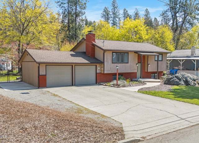 Property at 1136 N Crestline Dr, Coeur D'alene, ID 83814, 3 beds, 2 baths