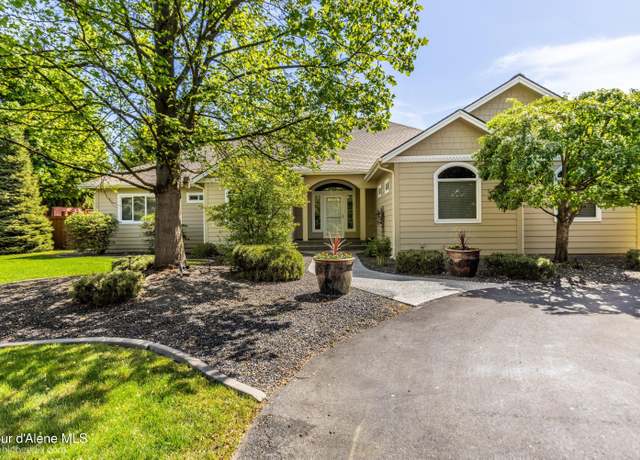 Property at 7432 N Colfax St, Dalton Gardens, ID 83815, 3 beds, 2.5 baths