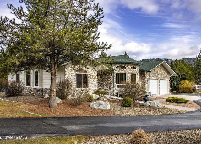 Property at 573 Tam Tam Dr, Sagle, ID 83860, 3 beds, 2 baths