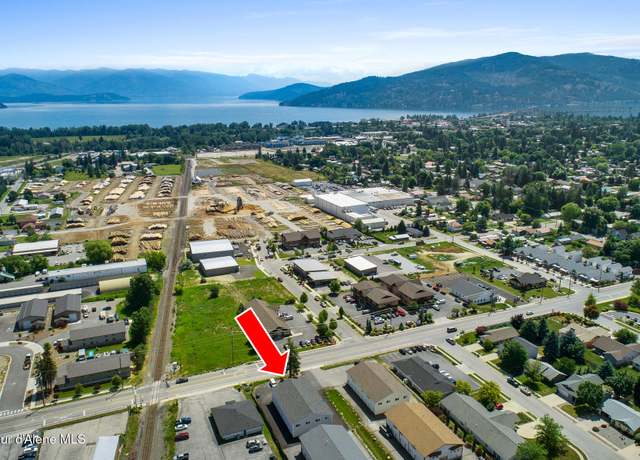 Property at 1313 N Division Ave Unit B, Sandpoint, ID 83864, 3 beds, 1 bath