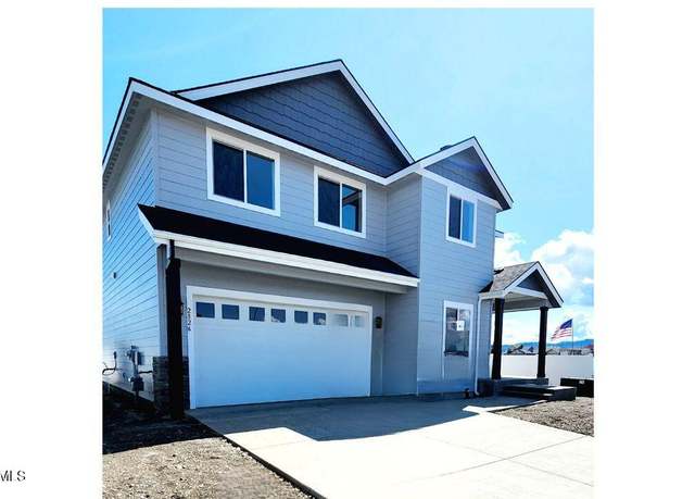 Property at 2827 N Neptune St, Post Falls, ID 83854, 4 beds, 2.5 baths