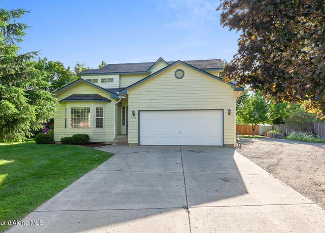 Property at 8393 N Cloverleaf Dr, Hayden, ID 83835, 4 beds, 2.5 baths