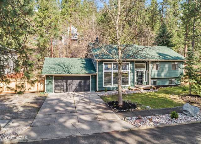 Property at 2909 E Fernan Ct, Coeur D'alene, ID 83814, 5 beds, 3 baths