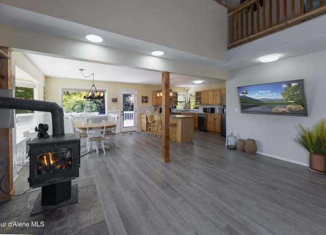 Property at 8001 E Quarterhorse Trl, St. Maries, ID 83861, 4 beds, 2.5 baths