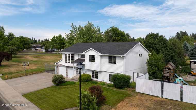 Photo of 2442 N Rawhide Ridge Rd Post Falls, ID 83854