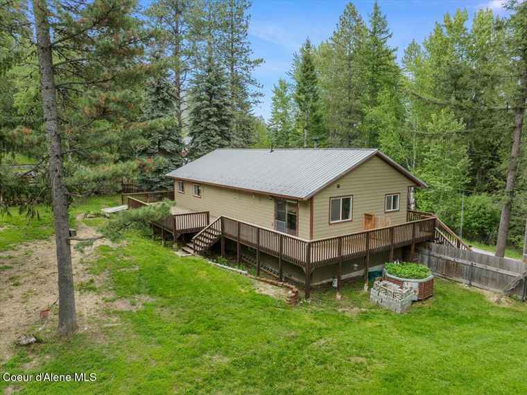 Photo of 1072 Upland Dr Sandpoint, ID 83864