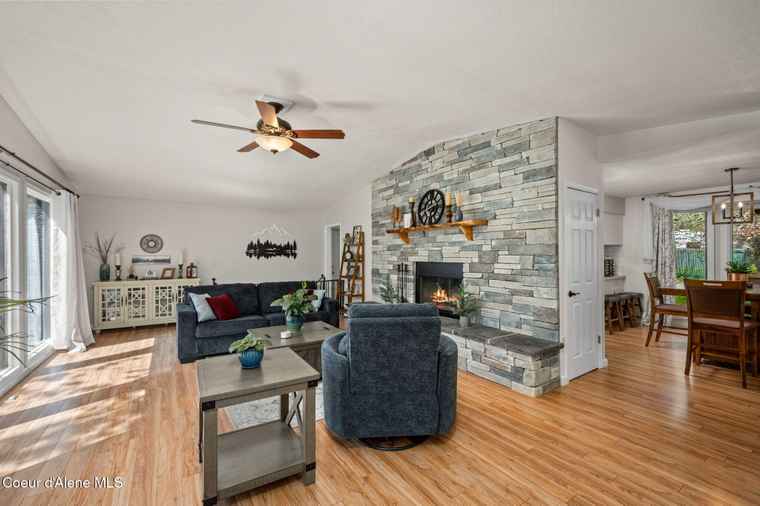 Photo of 211 S Pinewood Dr Post Falls, ID 83854