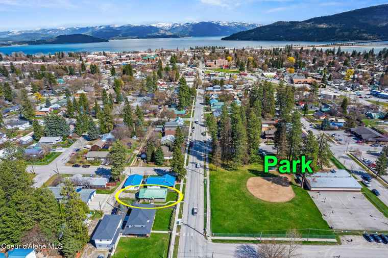 Photo of 1108 Pine St Sandpoint, ID 83864