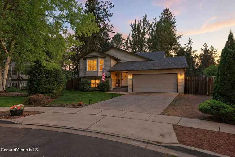 Photo of 102 S Riverwood Ct Post Falls, ID 83854