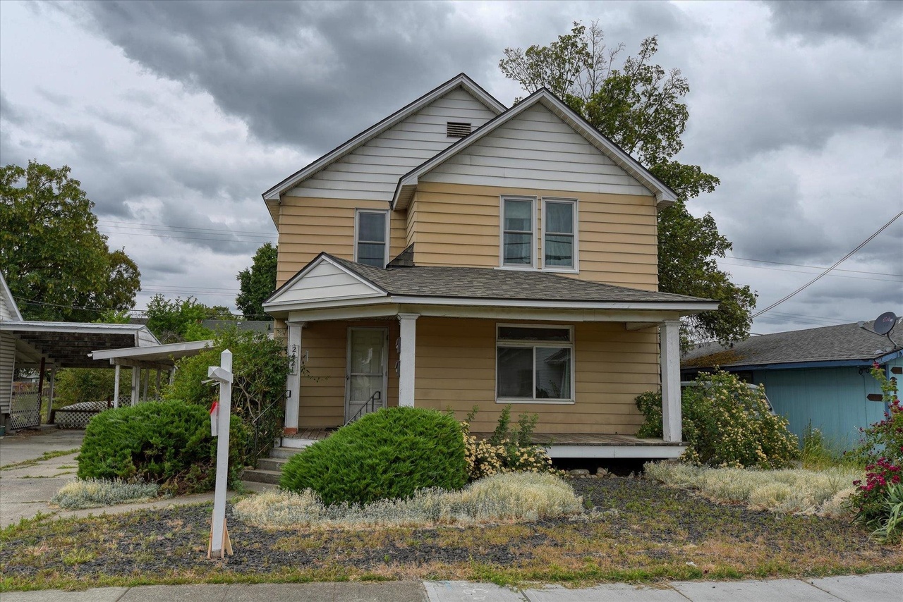 2421 N Perry St, Spokane, WA 99207