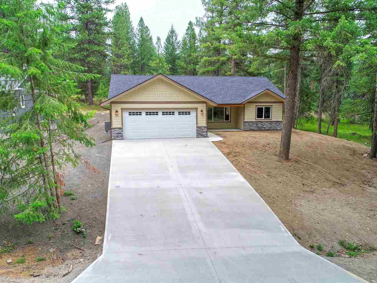 51 Parkland Dr, Blanchard, ID 83804