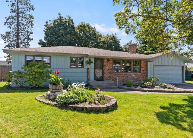 Property at 2821 W Rosewood Ave, Spokane, WA 99205, 4 beds, 4 baths