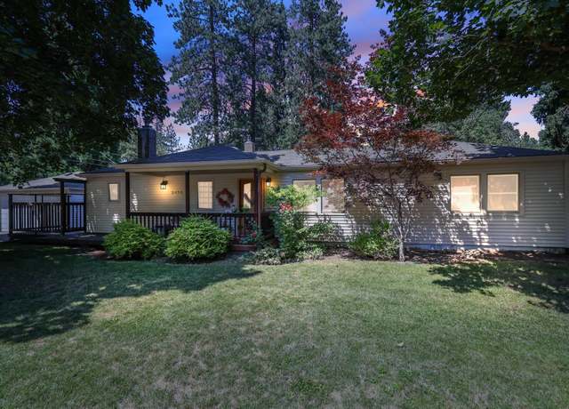 Property at 2433 E Girard Pl, Spokane, WA 99223, 3 beds, 2 baths