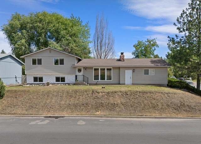 Property at 6127 S Crestline St, Spokane, WA 99223, 4 beds, 3 baths