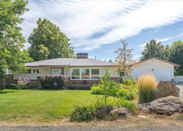 Property at 12120 E Maxwell Ave, Spokane, WA 99206, 4 beds, 2 baths