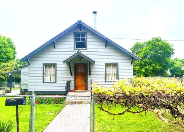 Property at 460 E Columbia Ave, Colville, WA 99114, 3 beds, 1 bath