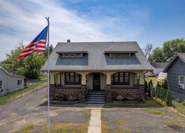 Property at 1734 E Wellesley Ave, Spokane, WA 99207, 3 beds, 2 baths