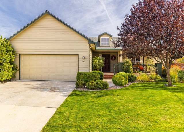Property at 705 S Long Rd, Greenacres, WA 99016, 5 beds, 3 baths