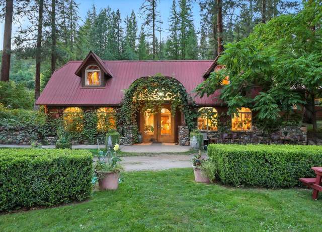 Property at 3752 Vineyard Way, Kettle Falls, WA 99141, 5 beds, 4 baths