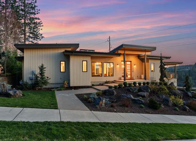 Property at 1841 W 15th Ave, Spokane, WA 99203, 3 beds, 4 baths