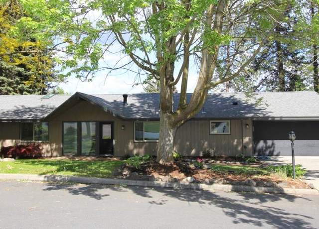 Property at 10224 N Briar Cliff Dr, Spokane, WA 99218-2413, 7 beds, 4 baths