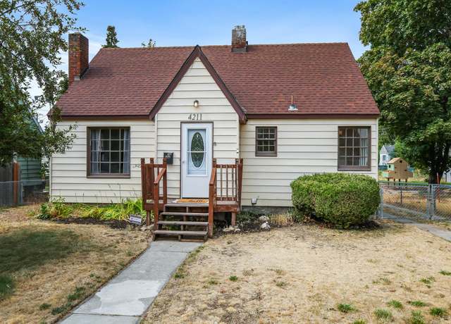 Property at 4211 N Hawthorne St, Spokane, WA 99205, 3 beds, 2 baths