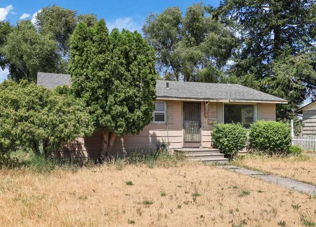 Property at 1647 E Decatur Ave, Spokane, WA 99208, 3 beds, 2 baths