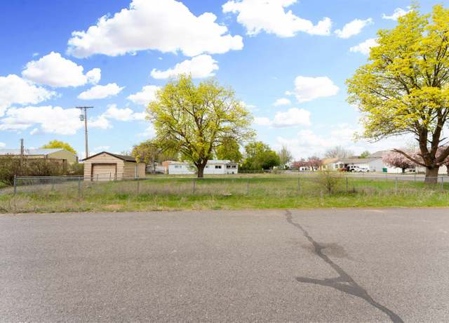 Property at 1208 S Loffler St, Airway Heights, WA 99001