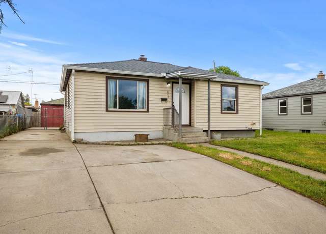 Property at 607 E Walton Ave, Spokane, WA 99207, 4 beds, 1 bath