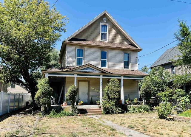 Property at 2427 N Standard St, Spokane, WA 99207, 5 beds, 2 baths