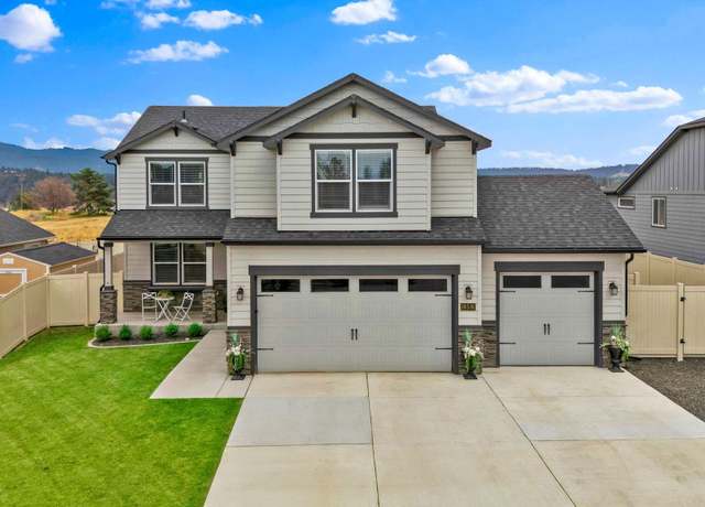 Property at 18516 E 19th Ave, Spokane Valley, WA 99016, 4 beds, 4 baths