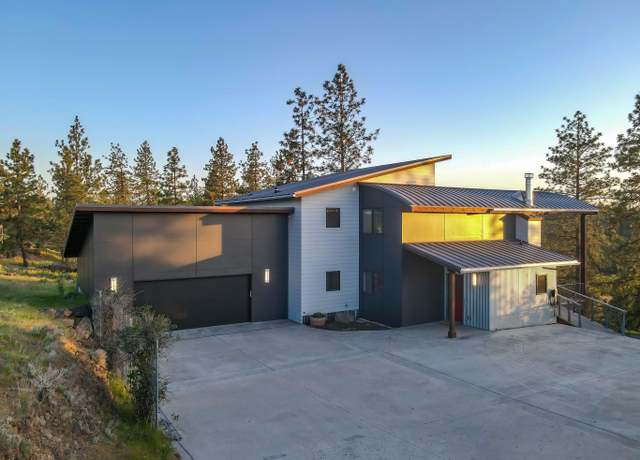 Property at 2211 N Palisades Ln, Spokane, WA 99224, 4 beds, 4 baths