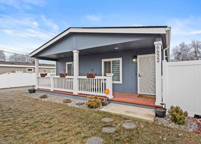 Property at 6632 N Crestline St, Spokane, WA 99217, 3 beds, 2 baths