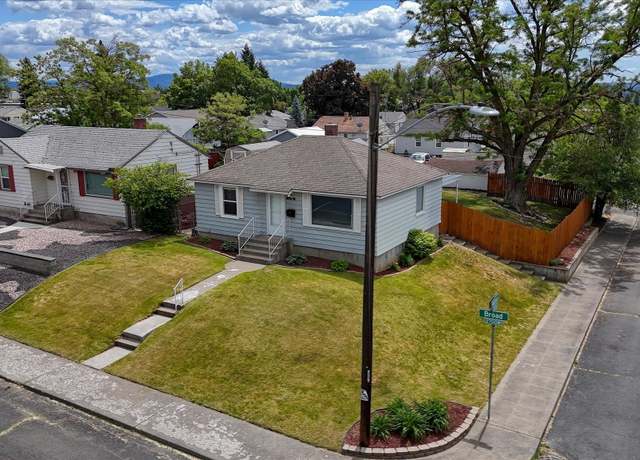 Property at 2729 W Broad Ave, Spokane, WA 99205, 4 beds, 2 baths