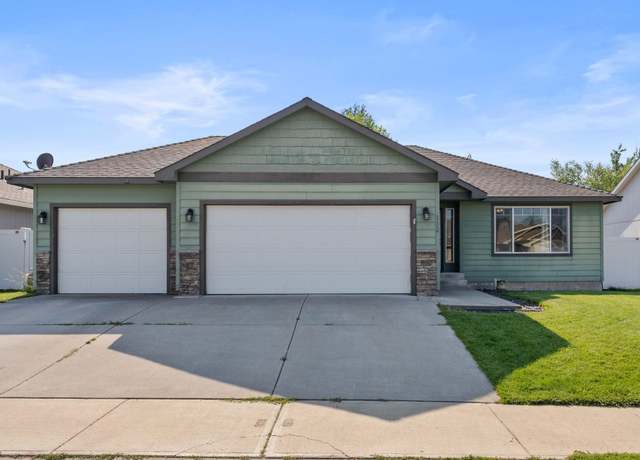 Property at 112 S Holiday Rd, Spokane Valley, WA 99016, 4 beds, 3 baths
