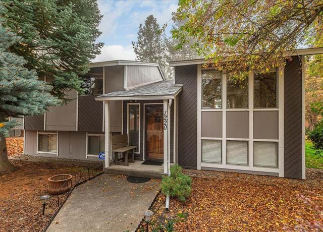 Property at 1220 E Eastview Dr, Spokane, WA 99208, 3 beds, 2 baths